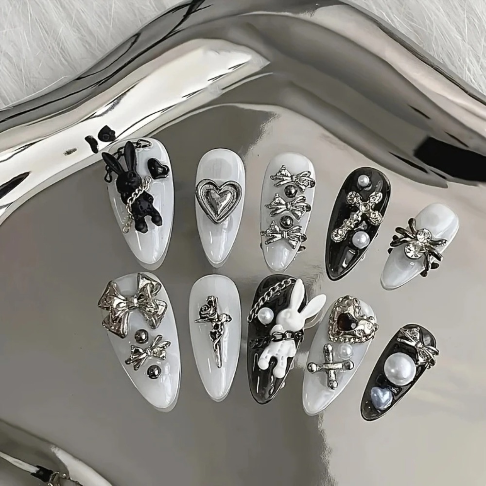 Nail Art Gothic - NEW 10pcs personalized black and white